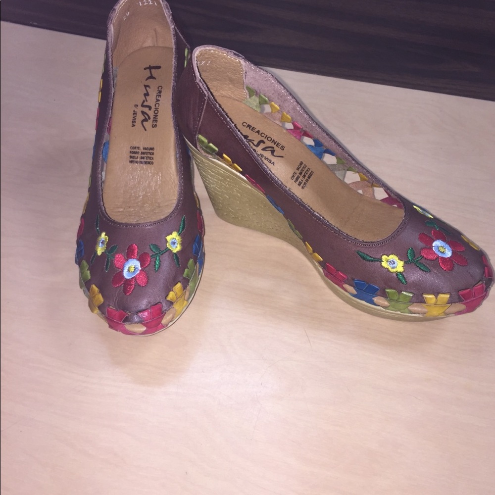 Embroidered shoes